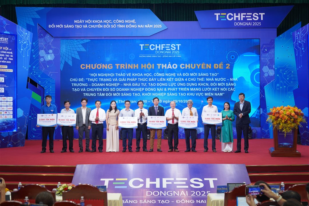 LHU tiên phong đưa trí tuệ nhân tạo cất cánh tại TechFest Đồng Nai 2025
