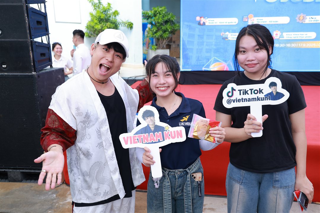 LHU Student Fest 2025 “bào tim” K28 trong ngày ra mắt